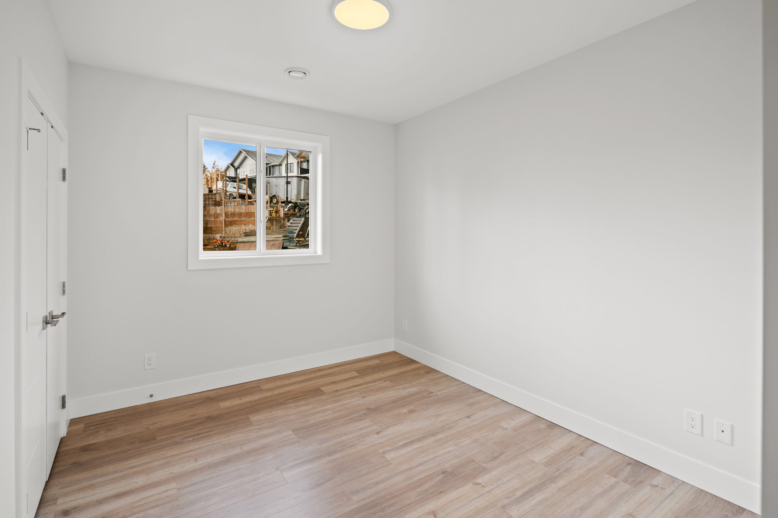 7009-clarksonpl-bedroom