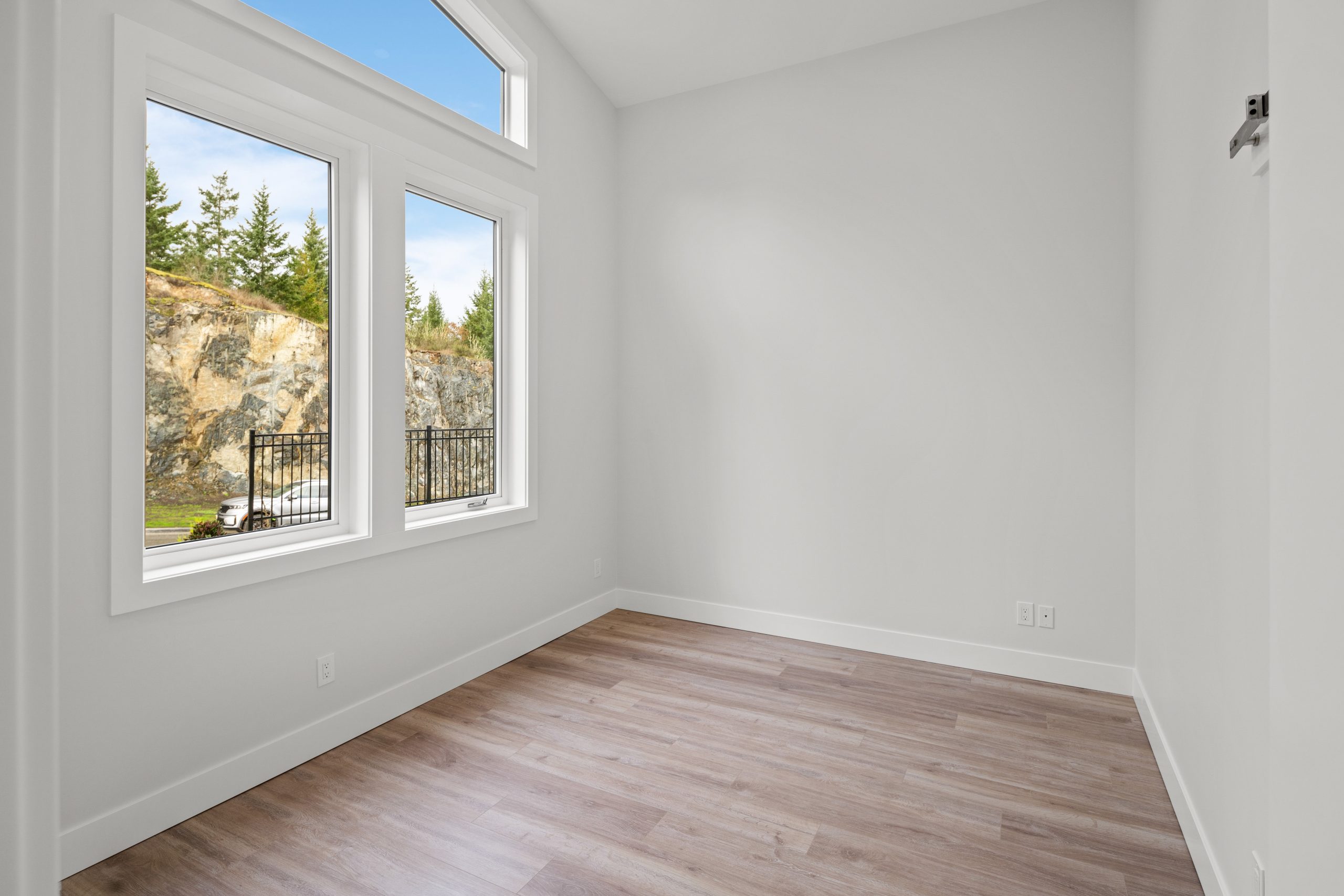 7009-clarksonpl-office
